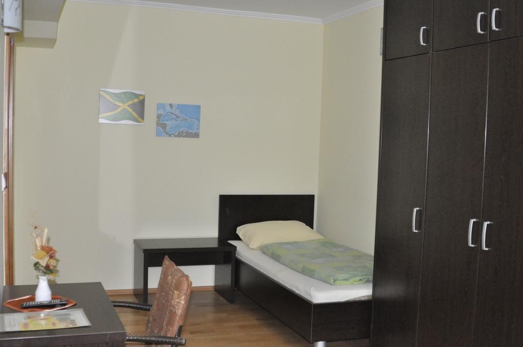 Guest House Mlada Lipa 마리보르 외부 사진