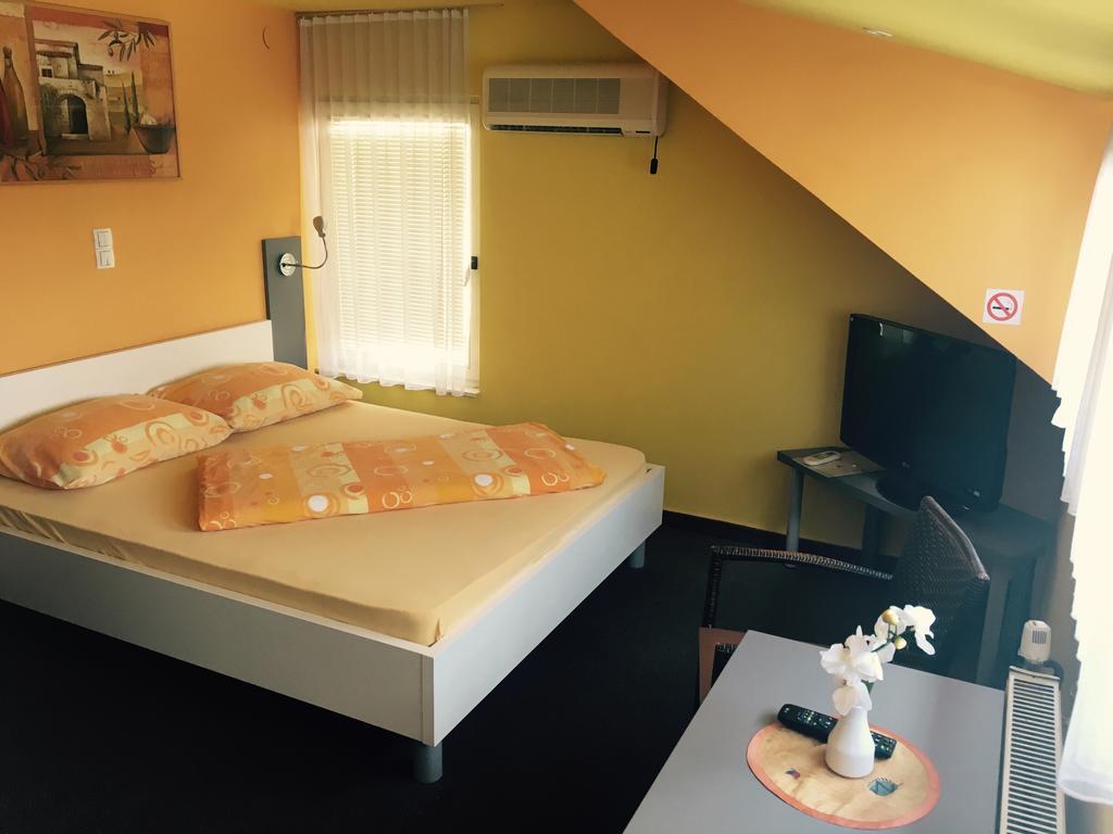 Guest House Mlada Lipa 마리보르 외부 사진